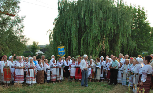 Ukrainian choir Gomin in national costumes