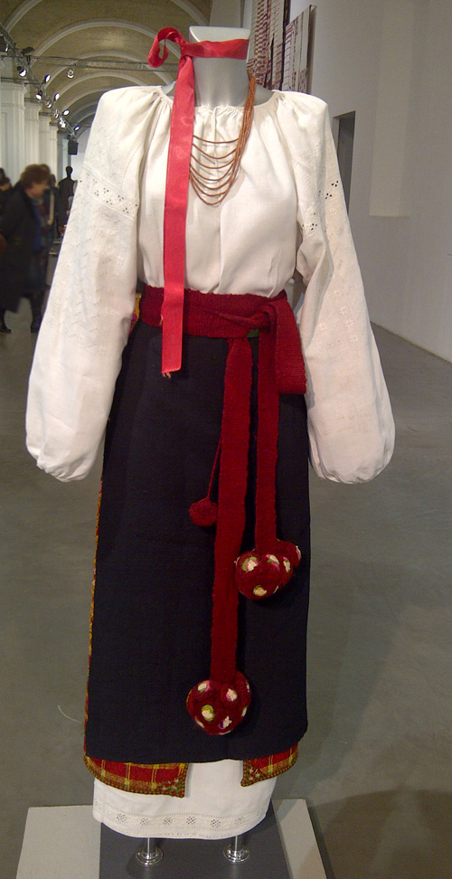 Ukrainian folk costume of unmarried maiden 19th - early 20th century