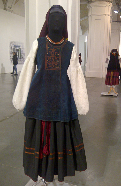Ukrainian folk costume of married woman 19th - early 20th century