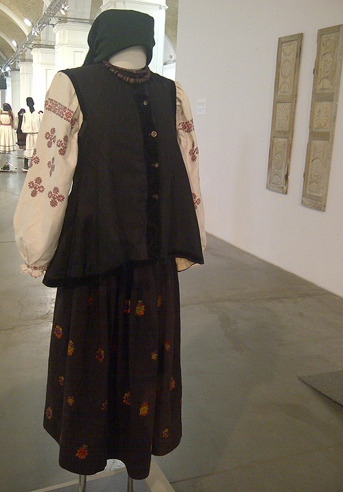 Ukrainian traditional women's costume 19th - early 20th century