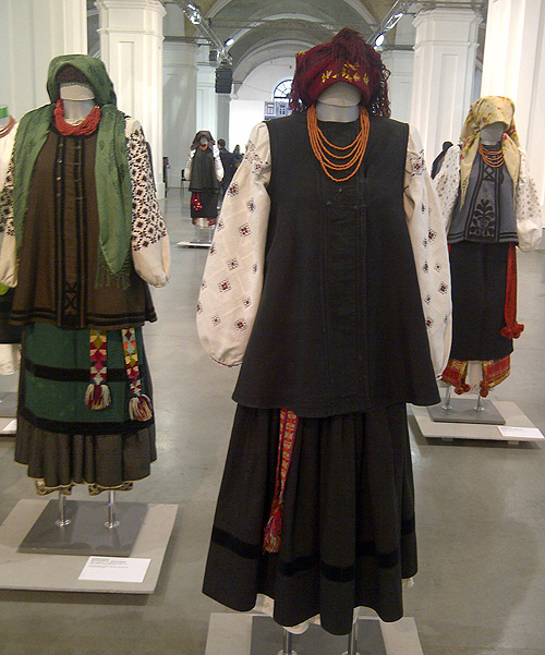 traditional Ukrainian festive clothing 19th - early 20th century