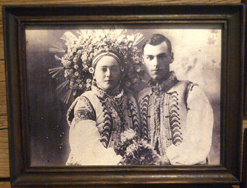 Old photos of Ukrainian national costumes