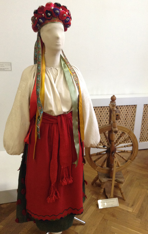 Female festive clothing from Poltava region of Ukraine late 19th century – early 20th century