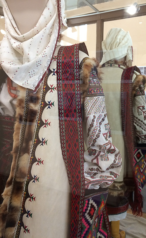 Female traditional clothing from Ukraine early 20th century