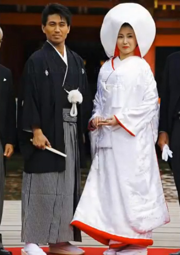 Wedding clothing with ethnic motifs from Japan