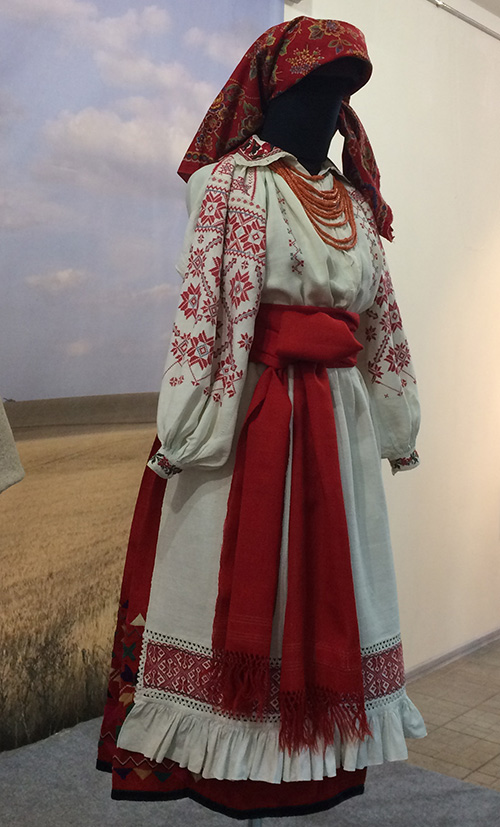 Women’s vintage attire from Zhytomyr region of Ukraine
