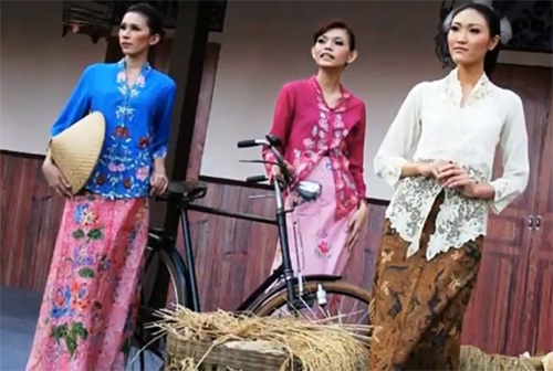 Female national costumes in Southeast Asia - Nationalclothing.org