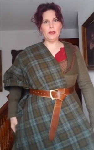 How to wear Scottish arisaid