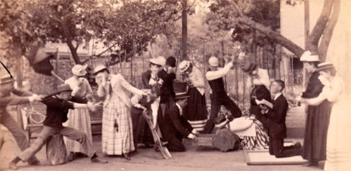 19th-century clothing depicted in old photos