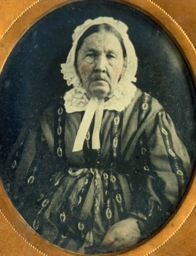 Old photos of adorable European elderly women born in 1700s