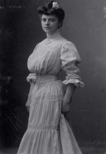 Real-life photos of Victorian-era women - Nationalclothing.org