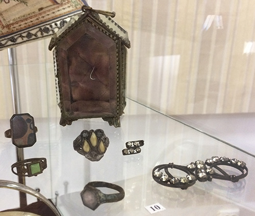 Women’s jewels and jewelry box 18th-19th century