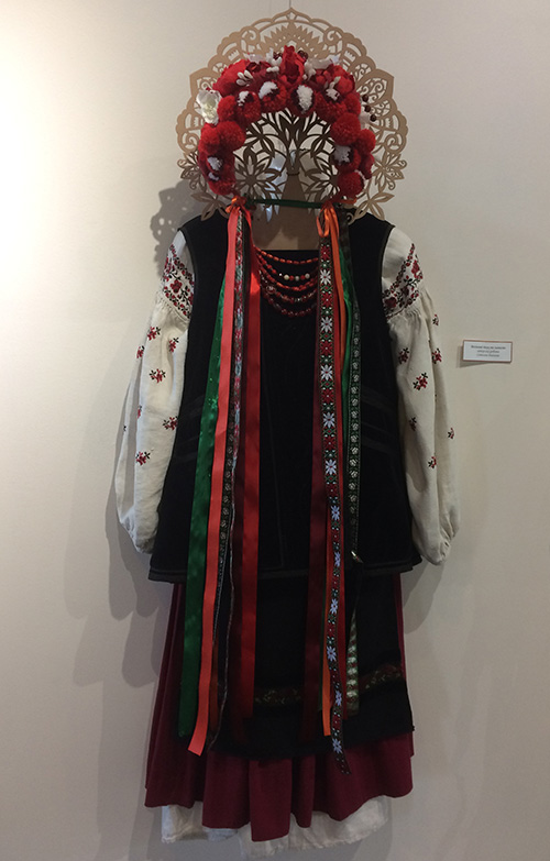 Authentic bride’s dress from central Ukraine, early 20th century