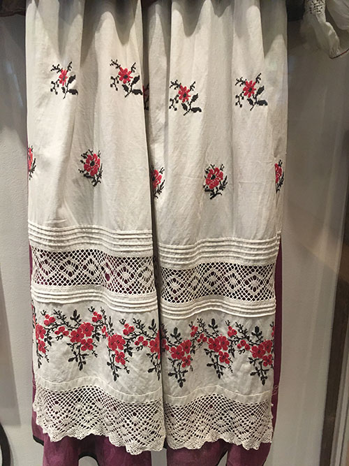 Women’s apron from central Ukraine late 19th century