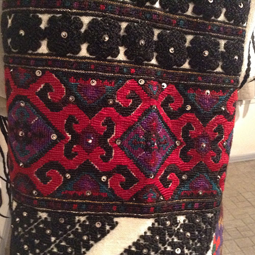 Striking Ukrainian embroidery design