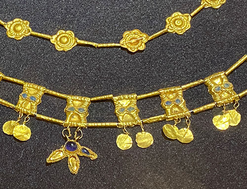 Jewels from burial of noble Sarmatian woman late 1st century