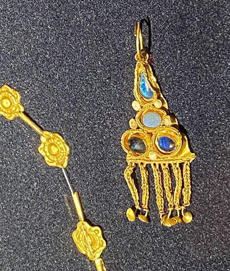 Jewels from burial of noble Sarmatian woman late 1st century