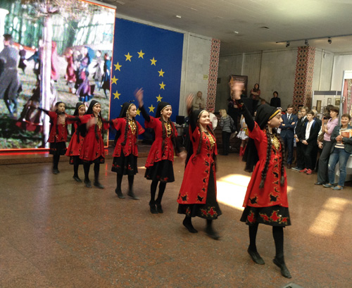 Georgian-dancers1.jpg