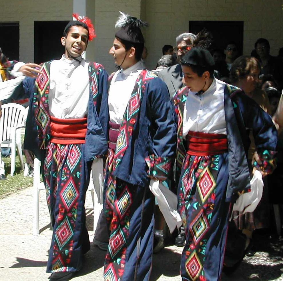 Assyrian clothing.jpg