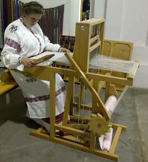 modern Ukrainian wooden loom