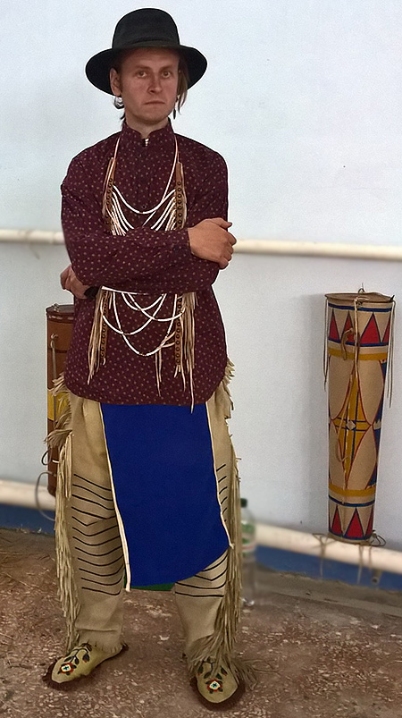 Reconstruction of traditional costumes of Native Americans