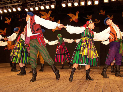 Folk dancers in traditional Masovian clothing