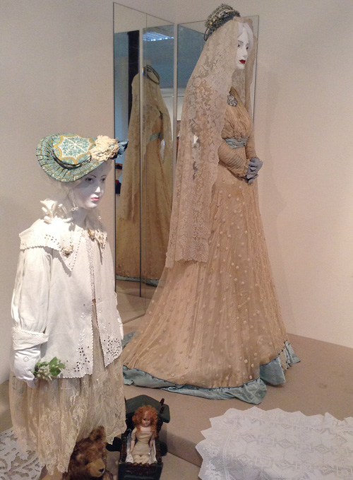 Female visiting dress Ukraine end of 19th century