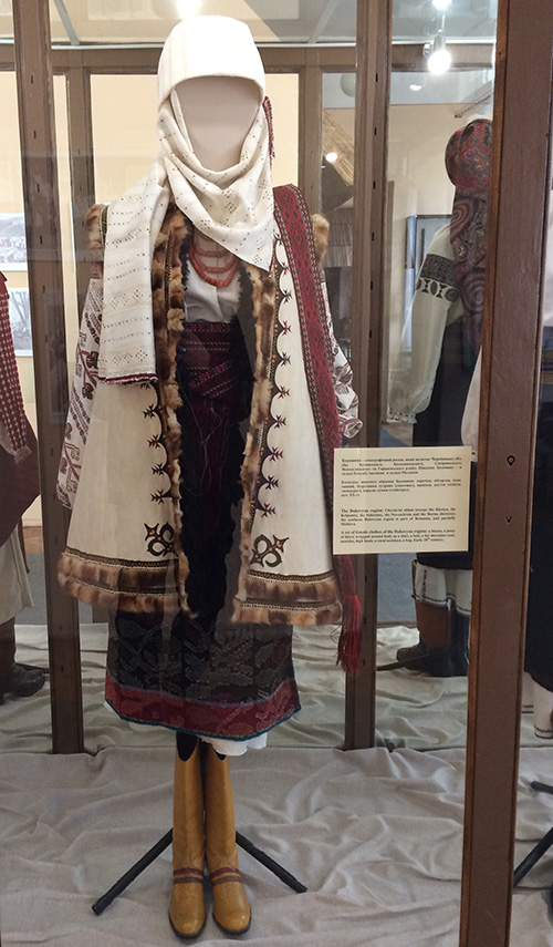 Female traditional clothing from Ukraine early 20th century