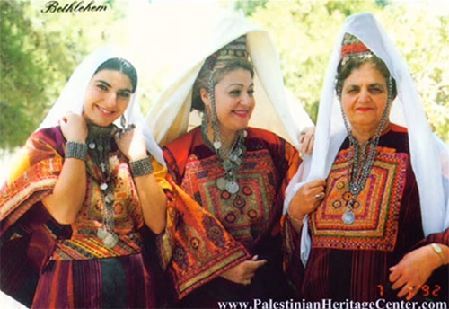 Palestinian traditional costumes from different regions of Palestine ...