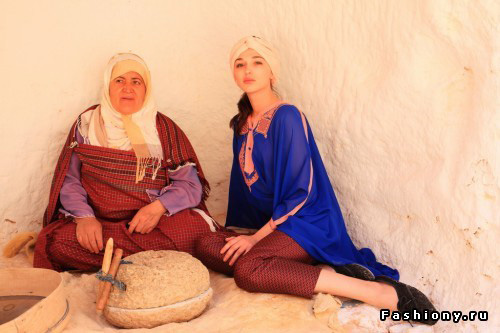 Combination of vintage and modern female outfits of Tunisia