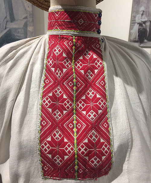 Traditional embroidery from Volyn’ region of Ukraine early 20th century