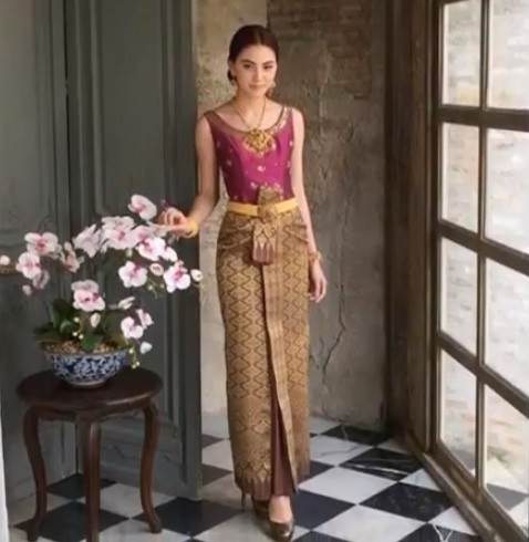 Chut Thai Dusit Dress