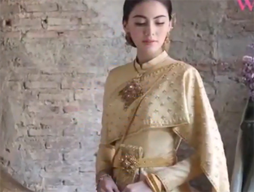 Chut Thai Siwalai Dress