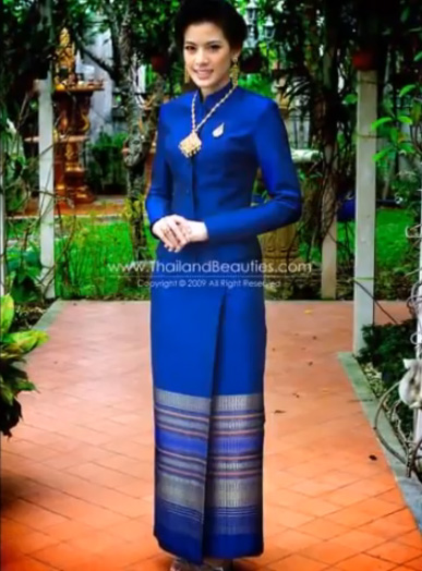 Chut Thai Amarin Dress