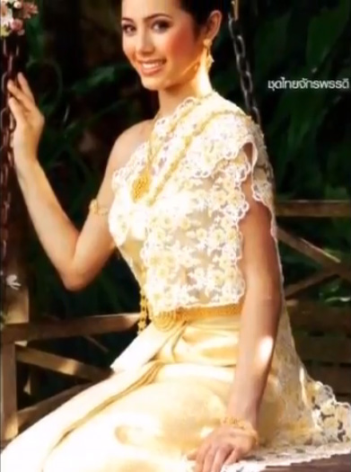 Chut Thai Chakkri Dress