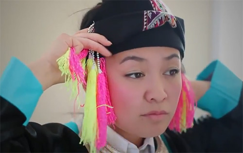 Hmong headdress5