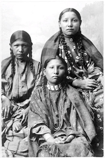 Cheyenne girls 1895