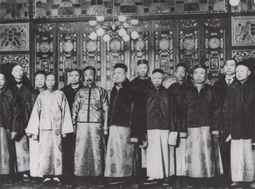 men wearing a variety of changshan