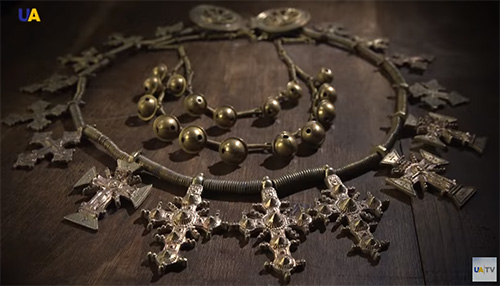 Ukrainian traditional necklace from Carpathian region of Ukraine Kobrynsky National Museum of Folk Art