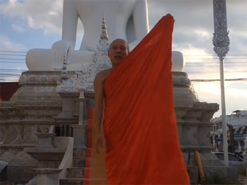 Thai monk4