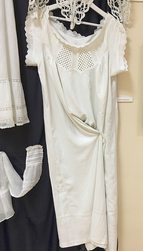 Women’s nightgown 19th century
