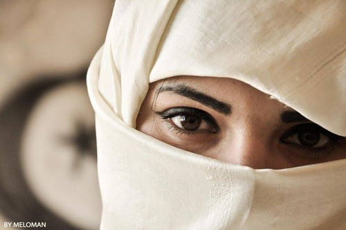 Tunisian traditional headscarf sefseri