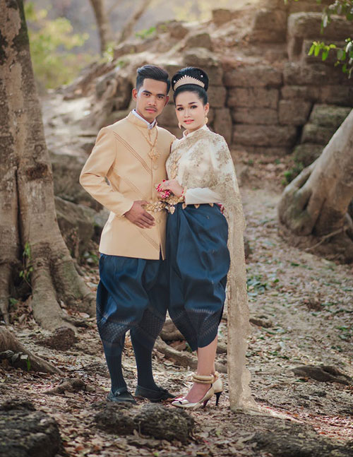 Cambodian folk dress or Khmer folk dress