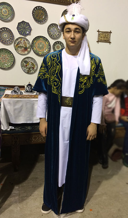 Modern male Uzbek folk attire