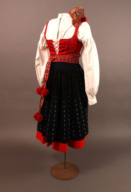Swedish female folk attire 1900-1905