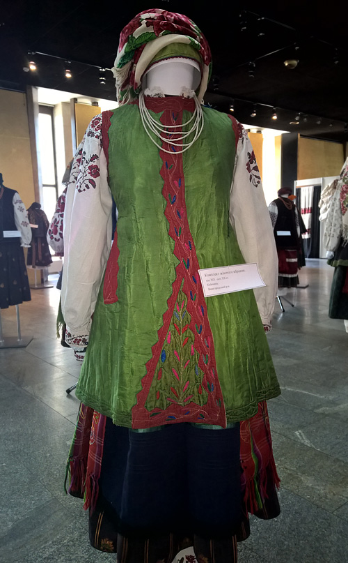 Ukrainian kersetka garment that fitted pregnant and not pregnant women perfectly