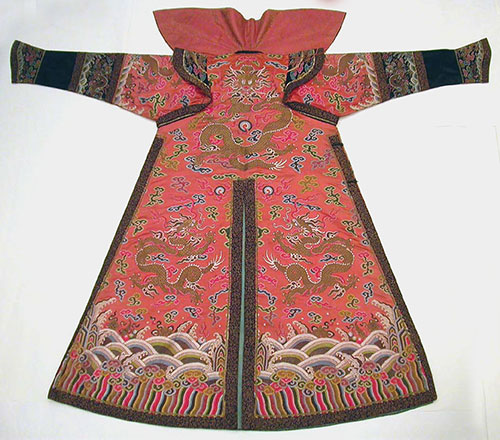 Chinese women’s chaopao dragon robe from the 18th century