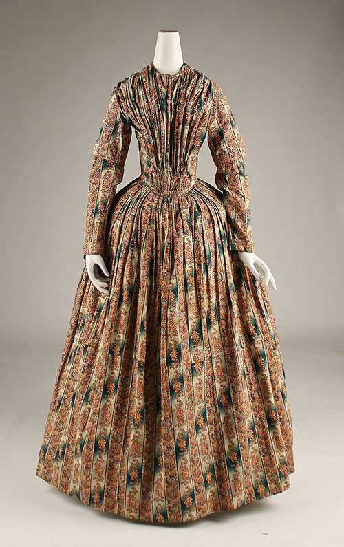 American cotton morning gown, fan-pleated dress, 1840
