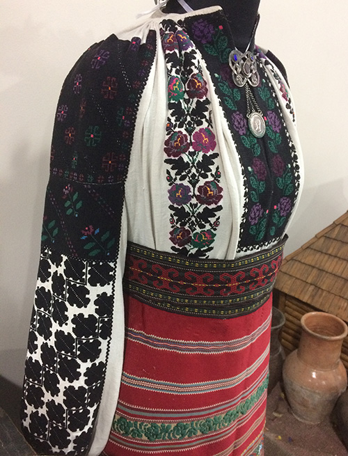 Ukrainian traditional embroidery designs