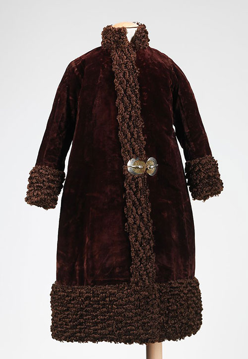 American winter coat for young girl, 1880-1889